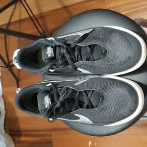 Nike Hustle DX Basketball Shoes Boys 7-Y